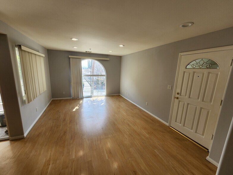 More Photos Of 335-337 E Providencia Ave, Burbank Apartments For Sale