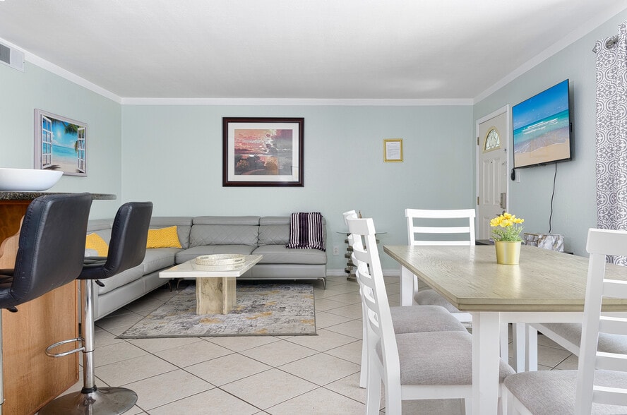 More Photos Of 125 110th Ave, Treasure Island Apartments For Sale