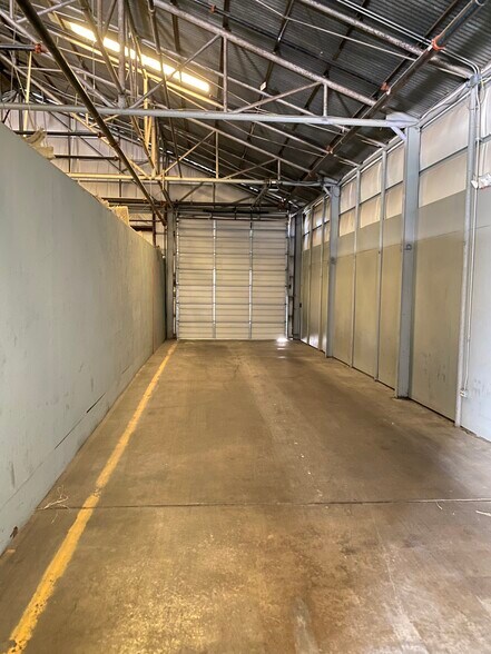 More Photos Of 2430 W Main St, Grand Prairie Warehouse For Lease