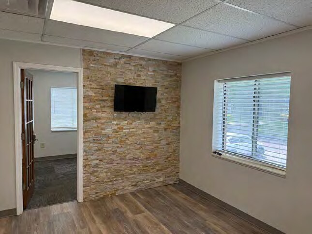 More Photos Of 10281 W 87th St, Overland Park Office For Lease