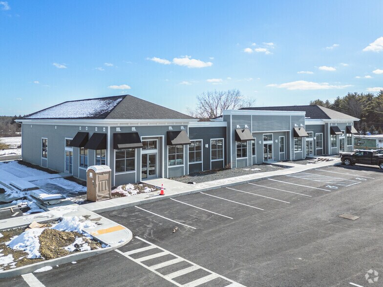 More Photos Of 400 Maple Rd, Slingerlands Freestanding For Lease