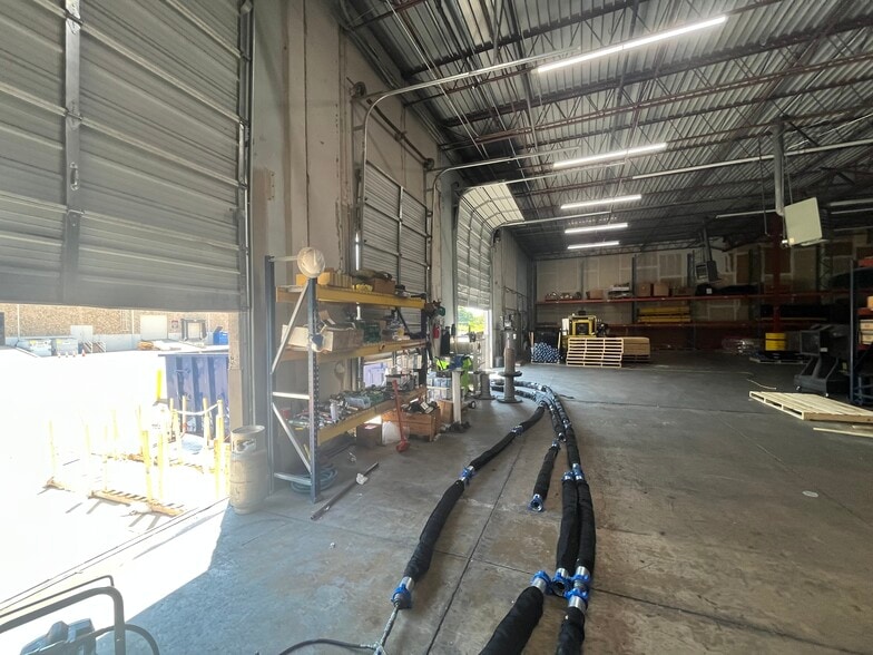 More Photos Of 4130-4150 Will Rogers Pky, Oklahoma City Warehouse For Lease