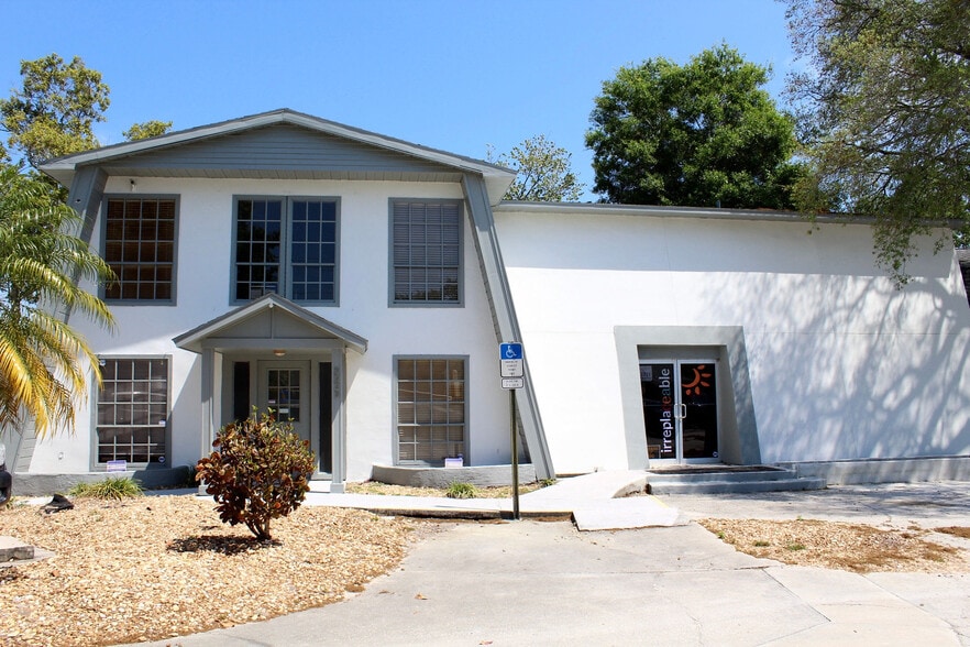 More Photos Of 2231-2233 Nursery Rd, Clearwater Loft Creative Space For Lease