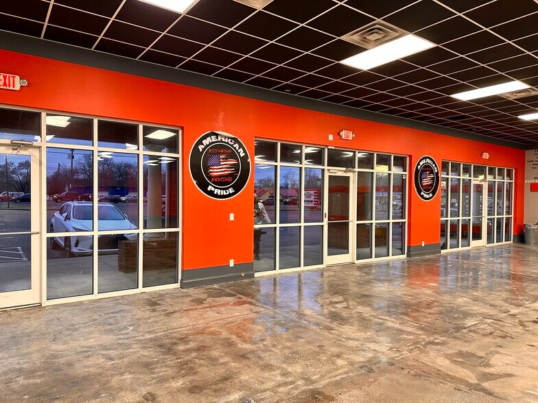 More Photos Of 2019 Fort Campbell Blvd, Clarksville Storefront Retail Office For Lease