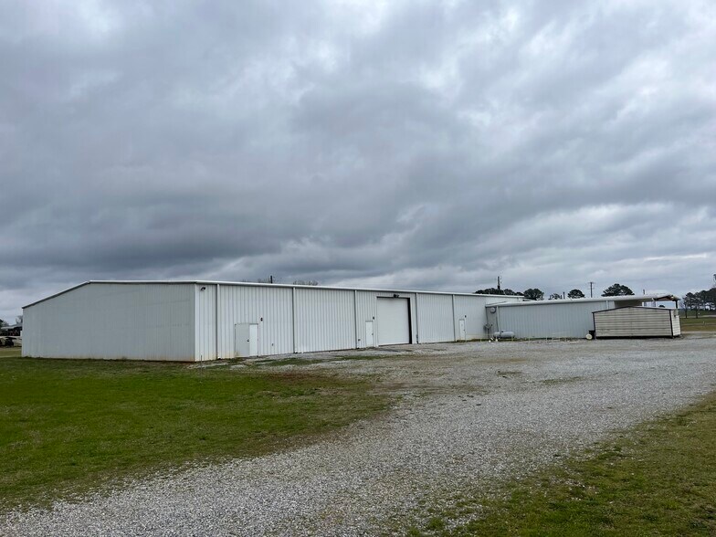 More Photos Of 30 Champion Ln, Lincoln Flex For Lease