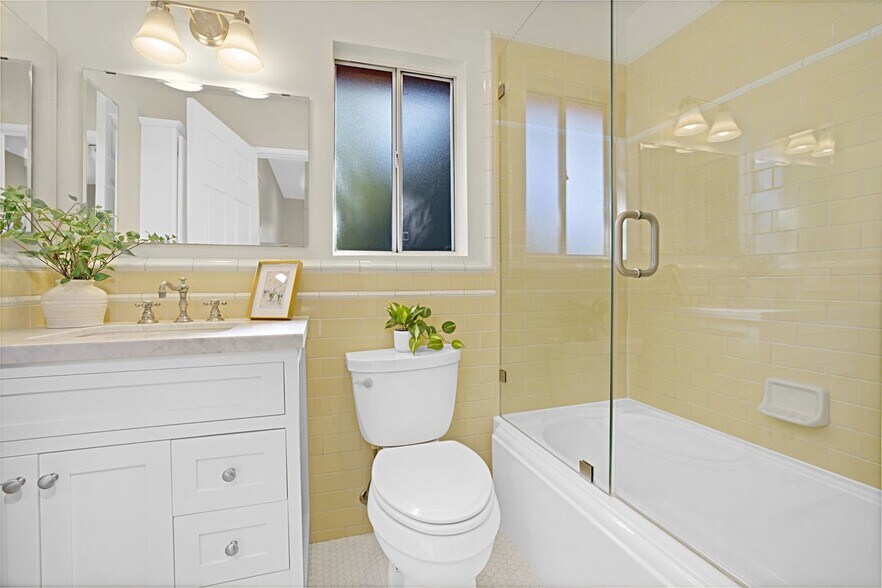 More Photos Of 7621 Norton Ave, West Hollywood Multifamily For Sale