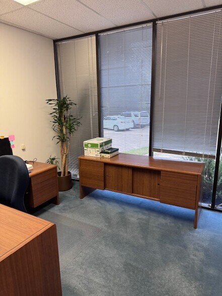 More Photos Of 9876 Plano Rd, Dallas Office For Sale