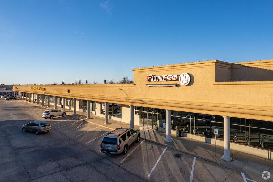 More Photos Of 9201 N Pennsylvania Ave, Oklahoma City Unknown For Lease