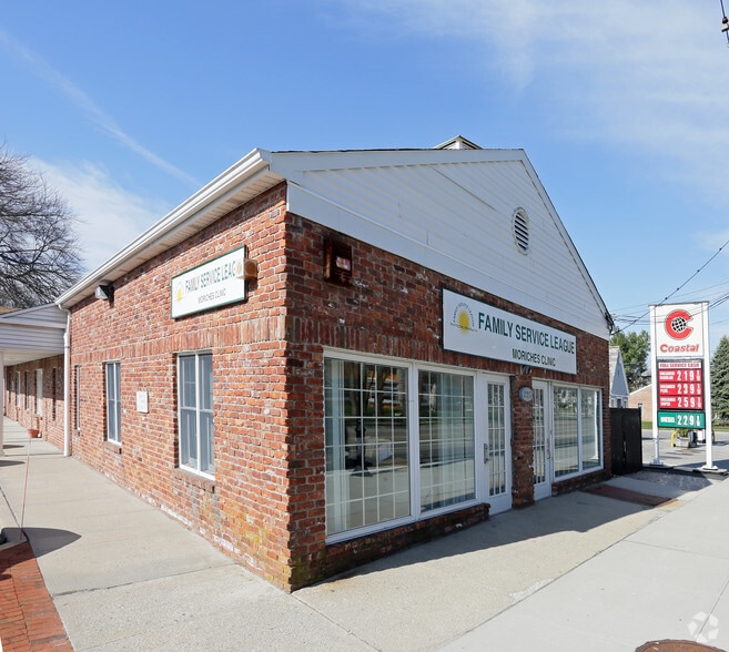 More Photos Of 220 Main St, Center Moriches Medical For Lease