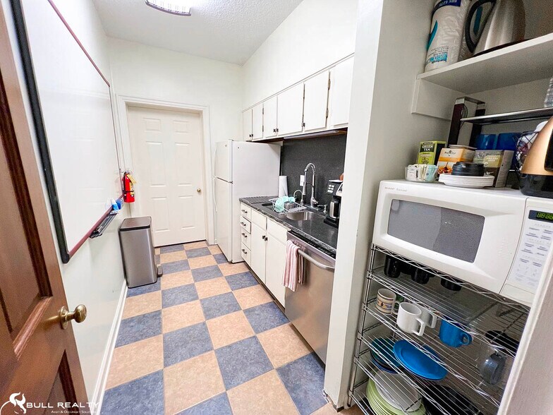 More Photos Of 3007-3011 Piedmont Rd NE, Atlanta Office For Lease