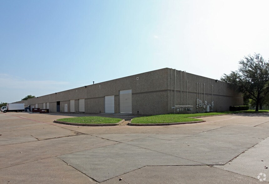 More Photos Of 12901 Nicholson Rd, Dallas Light Manufacturing For Lease