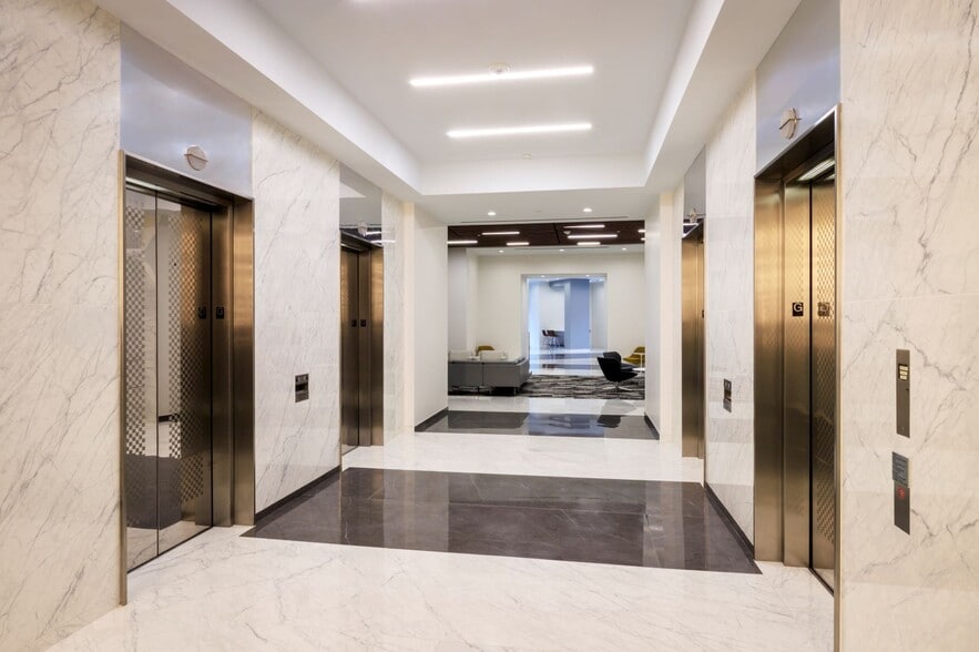 More Photos Of 1725 Duke St, Alexandria Office For Lease