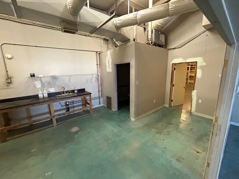 More Photos Of 8281 E Jacque Dr, Prescott Valley Industrial For Sale