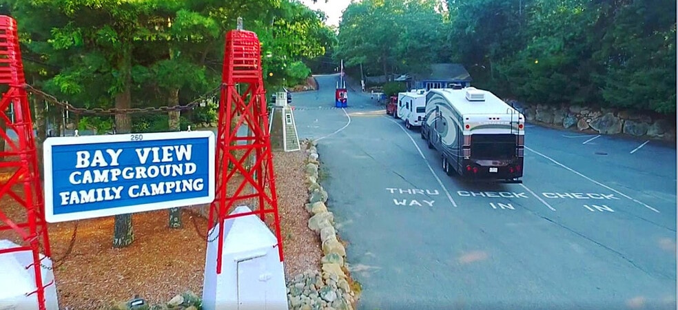 Primary Photo Of 260 MacArthur B 260-270 MacArthur Blvd, Bourne Specialty For Sale