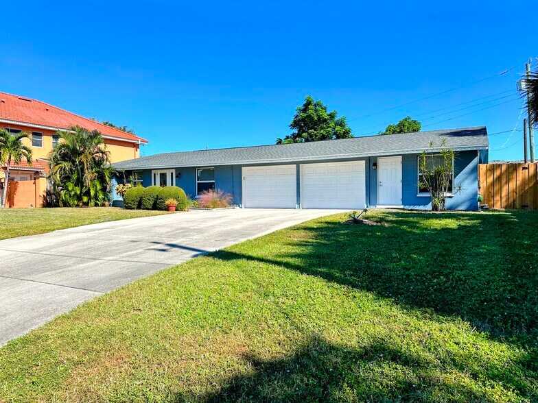 More Photos Of 2131 Montclair Dr, Sarasota Apartments For Sale