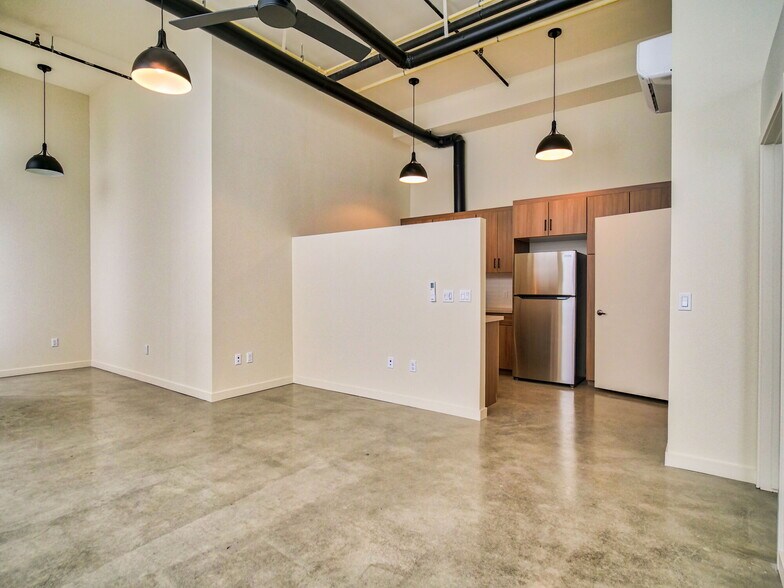 More Photos Of 611 Highland Ave, National City Apartments For Lease