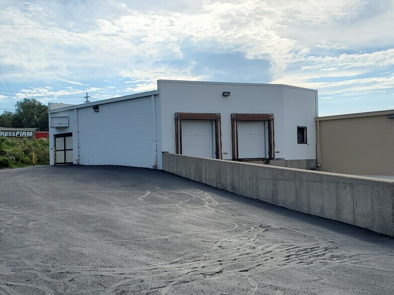 More Photos Of 1920 Edinboro Rd, Erie Flex For Lease
