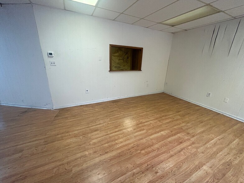 More Photos Of 4456 Rosemary St, Williston Office For Sale
