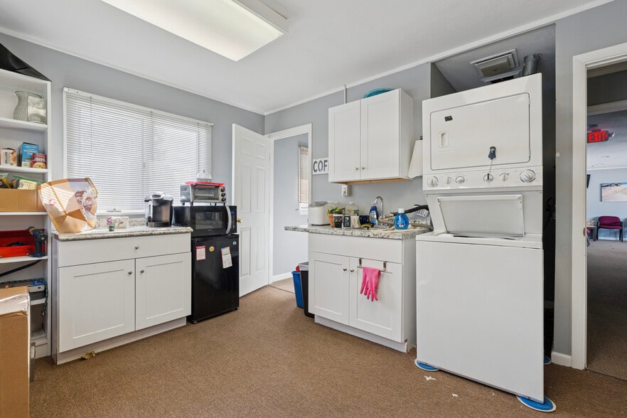 More Photos Of 81 Somerset Dr, Willingboro Medical For Sale