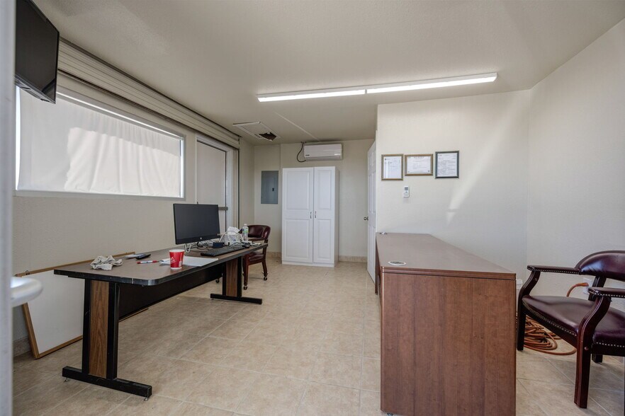 More Photos Of 5701 N Jornada Rd, Las Cruces Service Station For Sale