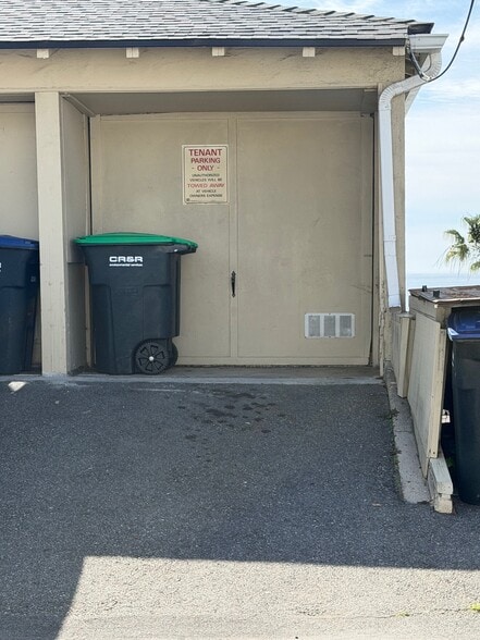 More Photos Of 653 Ramona Ave - Office/Live-Work, Laguna Beach Office For Lease