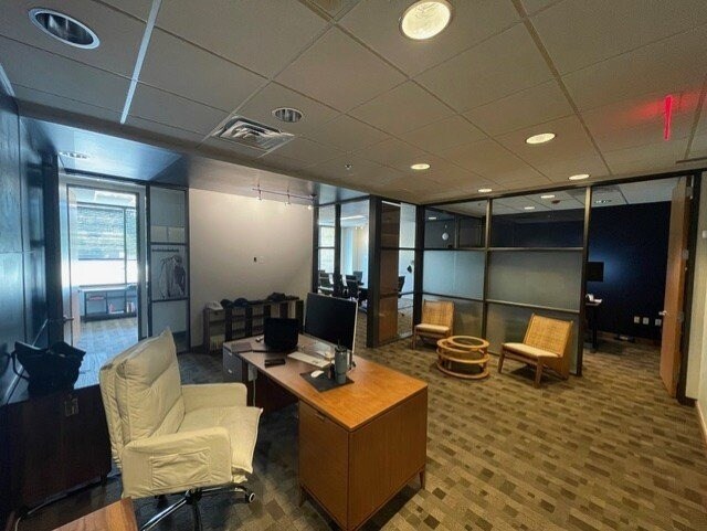 More Photos Of 2700 Barton Creek Blvd, Austin Unknown For Lease