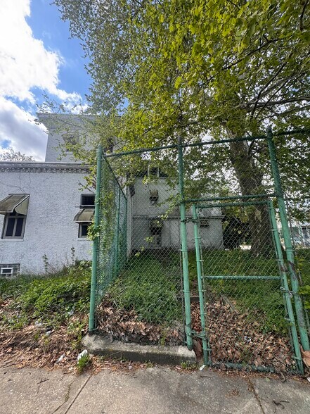 More Photos Of 238 N 53rd St, Philadelphia Funeral Home For Sale