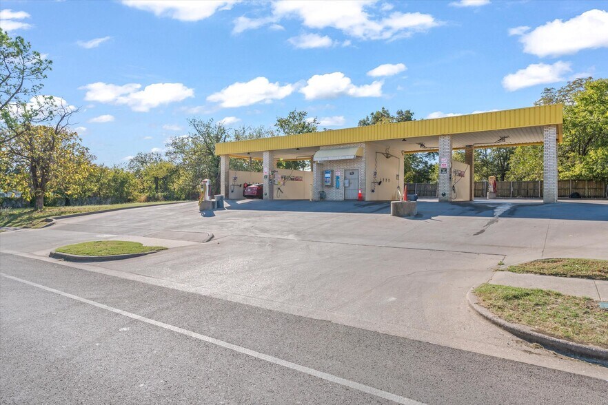 More Photos Of 3937 Lee St, Greenville Carwash For Sale