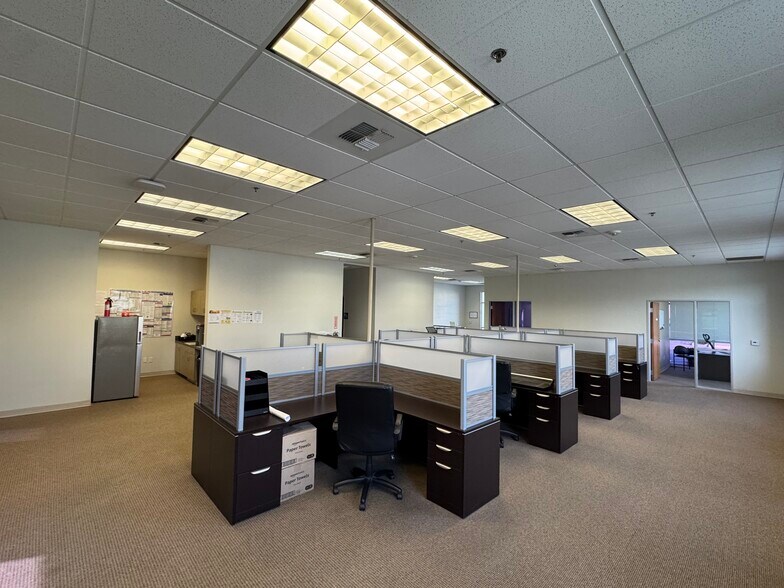 More Photos Of 4801 Calloway Dr, Bakersfield Office For Sale