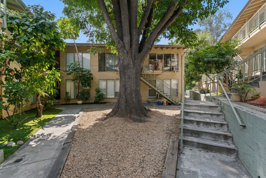 More Photos Of 2131 N Cahuenga Blvd, Los Angeles Apartments For Sale