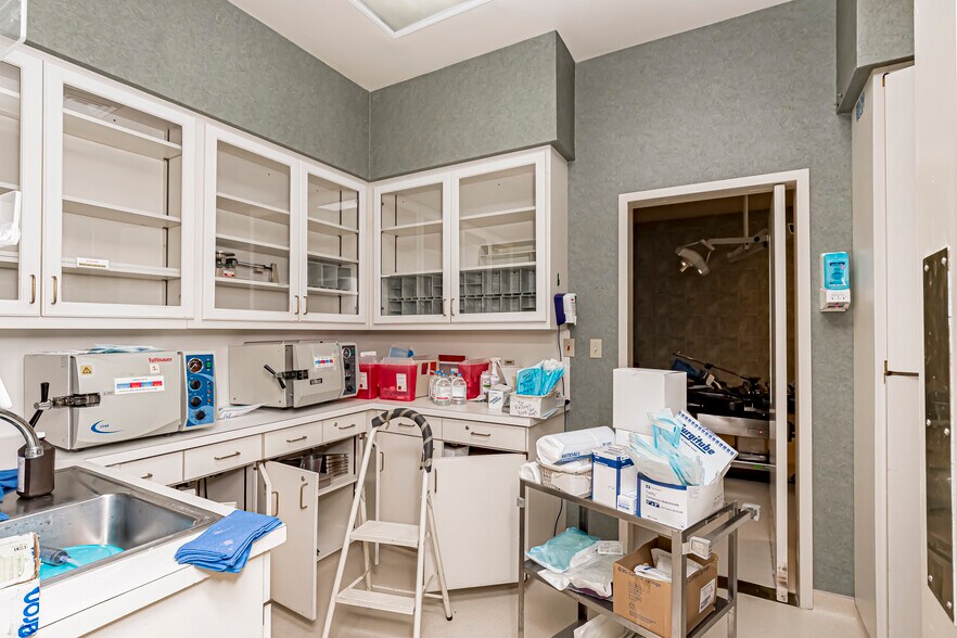 More Photos Of 8425 Cumberland Pl, Baton Rouge Medical For Lease