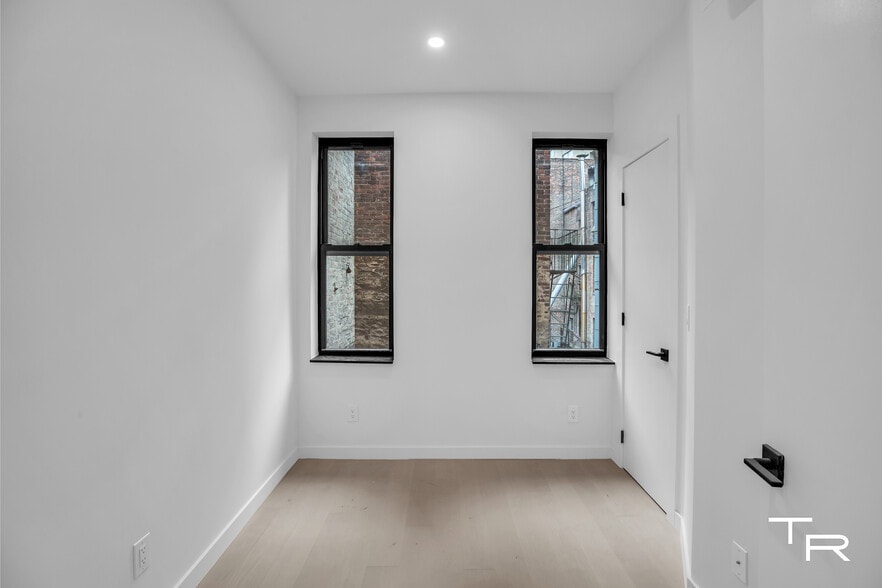 More Photos Of 103 Mosco St, New York Apartments For Sale