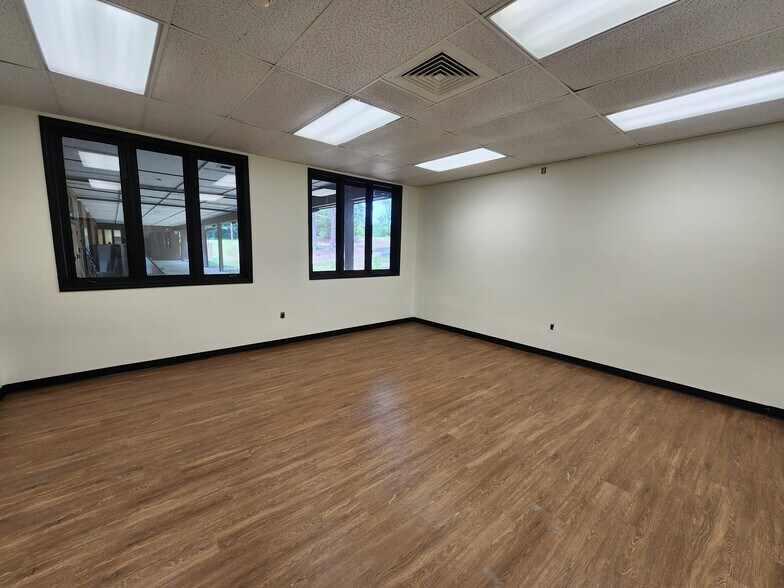 More Photos Of 2 Fisher Rd, Greenville Schools For Sale