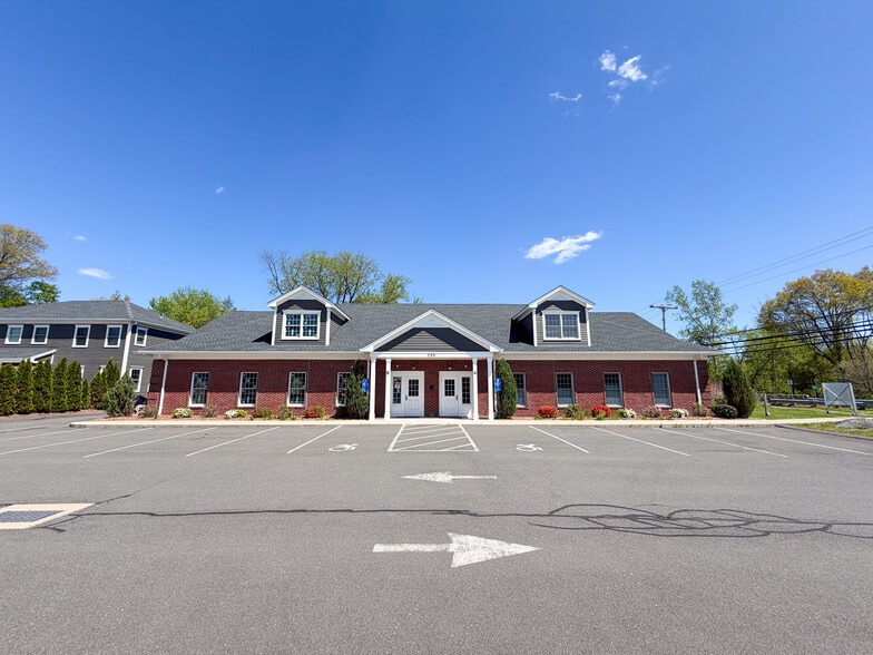 More Photos Of 200 Mountain Rd, Suffield Office For Lease