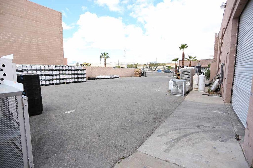 More Photos Of 4023 W Oquendo Rd, Las Vegas Warehouse For Sale