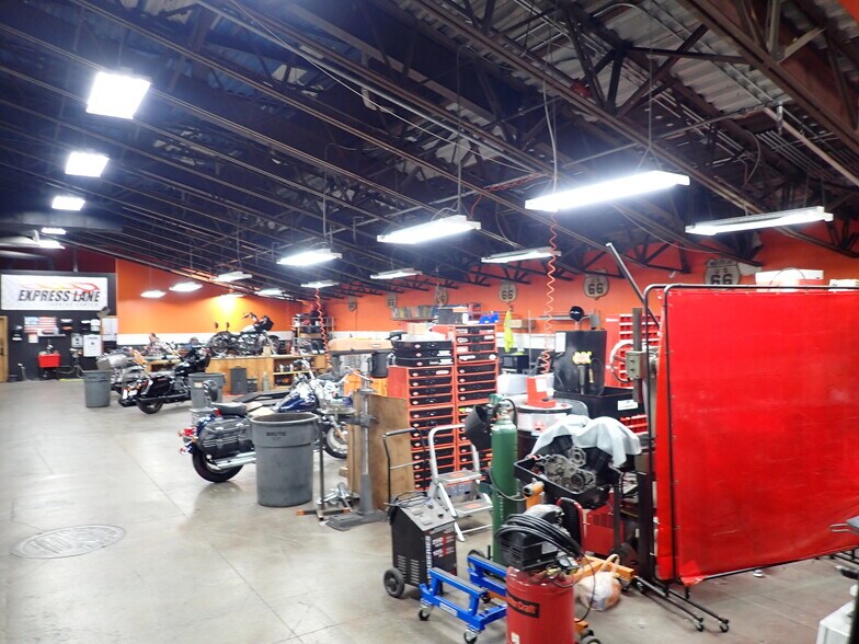 More Photos Of 555 S Geneva Rd, Lindon Freestanding For Sale