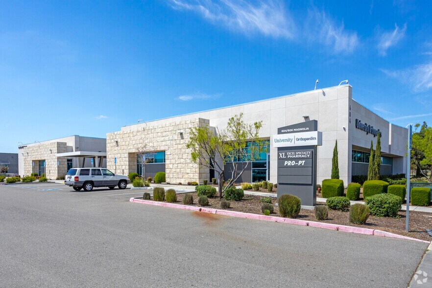 More Photos Of 604 N Magnolia Ave, Clovis Medical For Lease