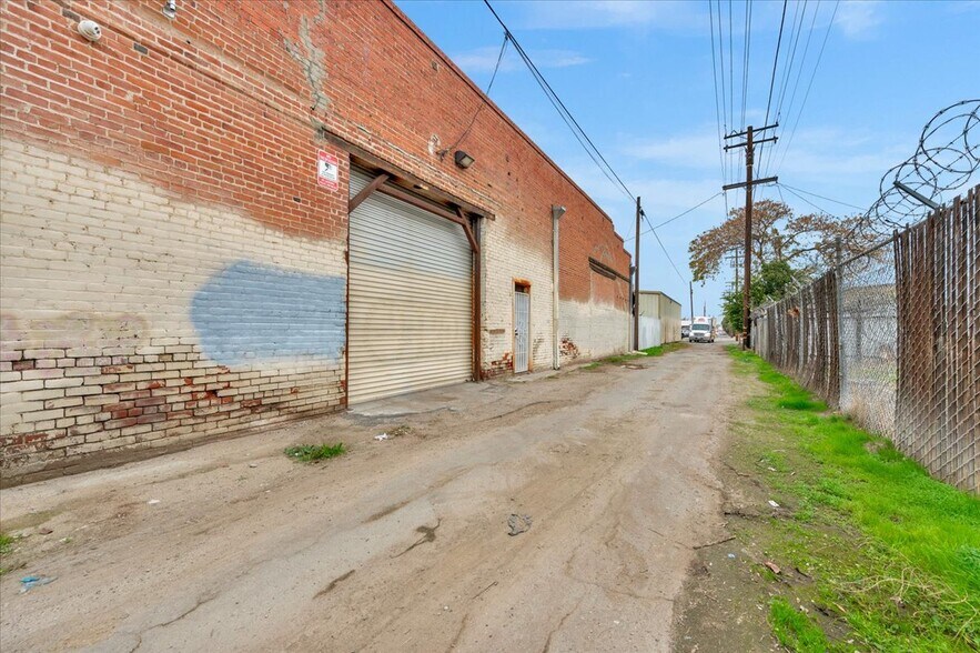 More Photos Of 142 S D St, Porterville Flex For Lease