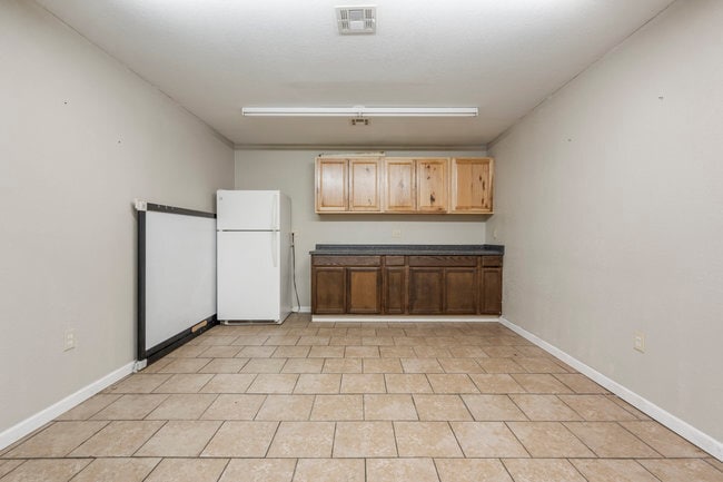 More Photos Of 1004 N Victor Ave, Tulsa Warehouse For Sale