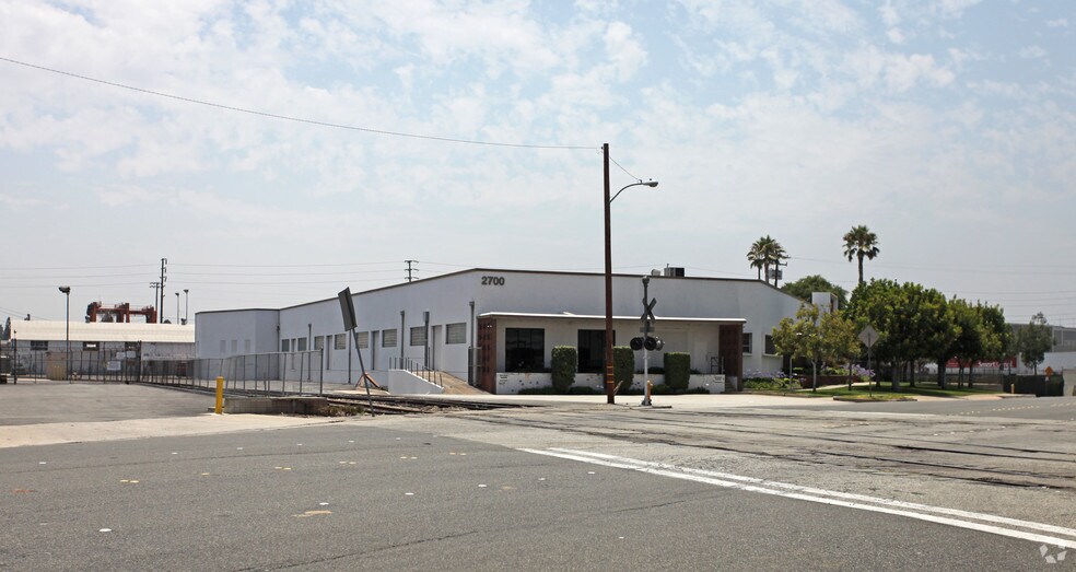 More Photos Of 2700 Eastern Ave, Commerce Warehouse For Lease