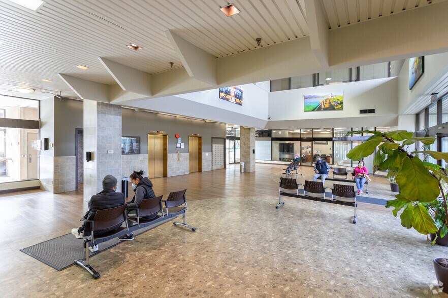 More Photos Of 943 W Broadway, Vancouver Medical For Sale