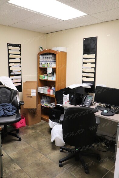 More Photos Of 8225 Normandy Blvd, Jacksonville Medical For Sale