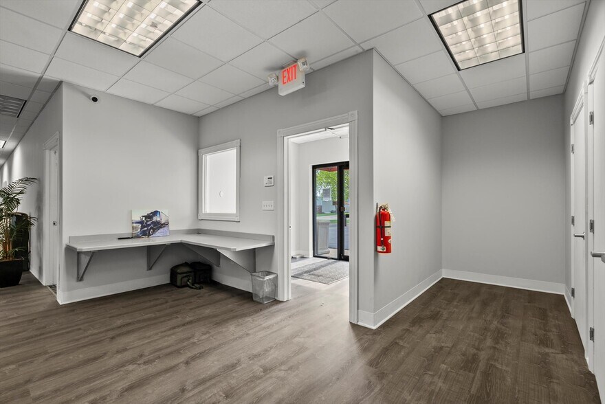 More Photos Of 24051 S Northern Illinois Dr, Channahon Truck Terminal For Sale