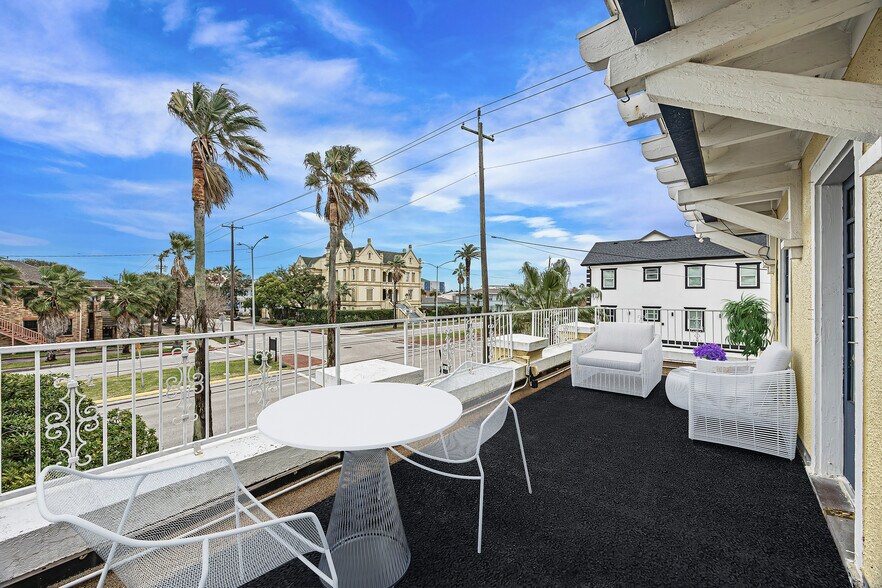 More Photos Of 1723 25th St, Galveston Hospitality For Sale