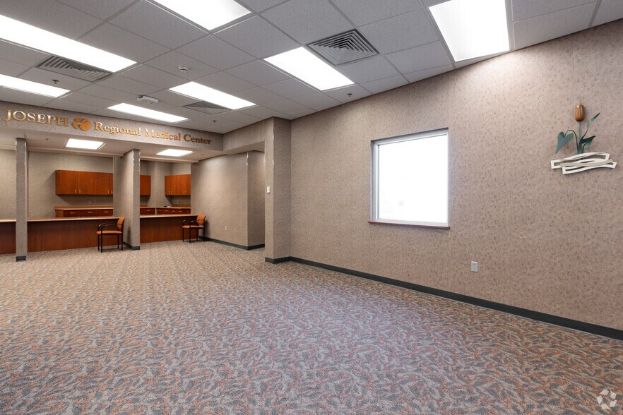 More Photos Of 60101 Bodnar Blvd, Mishawaka Medical For Lease