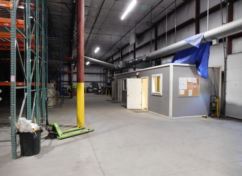 More Photos Of 13 Buzzell Ln, Lee Warehouse For Lease
