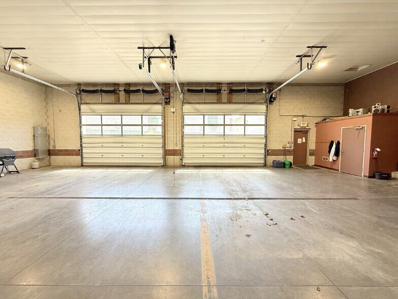 More Photos Of 819 Walsh Rd, Madison Flex For Sale