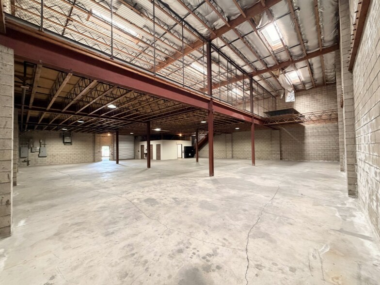 More Photos Of 9517 Gidley St, Temple City Manufacturing For Lease