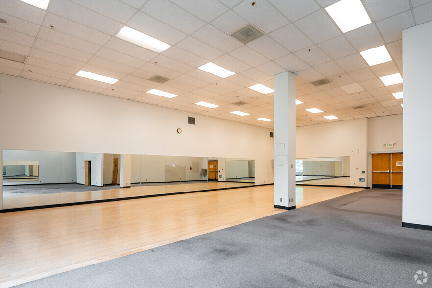 More Photos Of 1601 Lind Ave SW, Renton Office For Sale