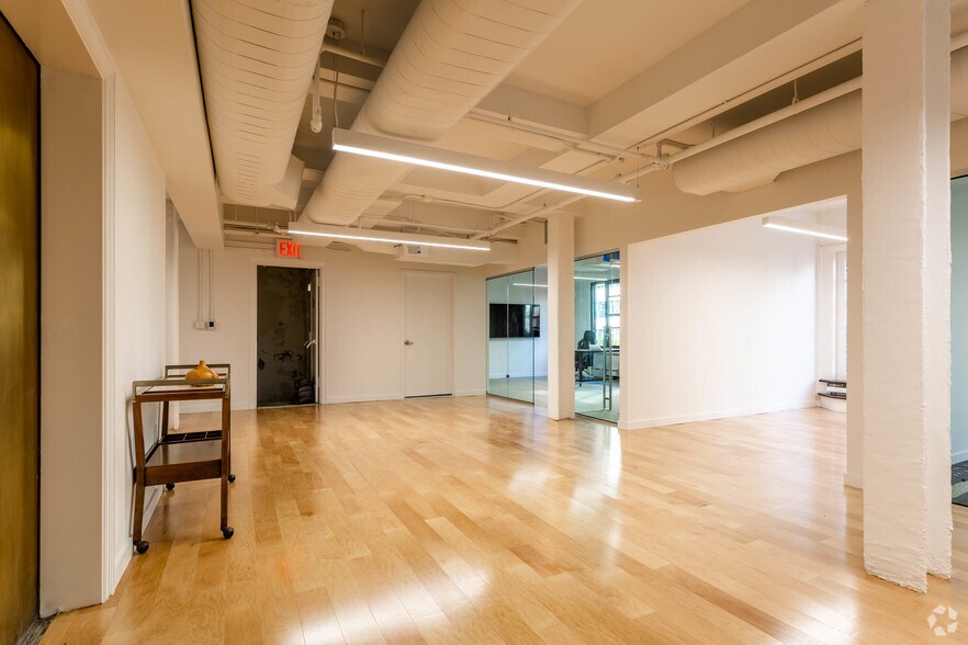 More Photos Of 120 E 56th St, New York Office For Lease